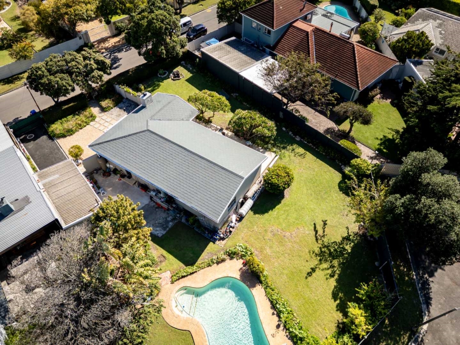 4 Bedroom Property for Sale in Kirstenhof Western Cape
